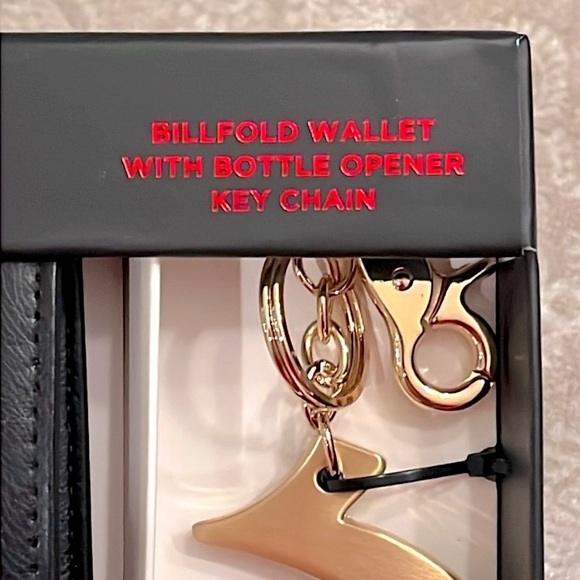 Brand New True Religion Leather Black Billfold Wallet Bottle Opener Keychain Set - Picture 7 of 16